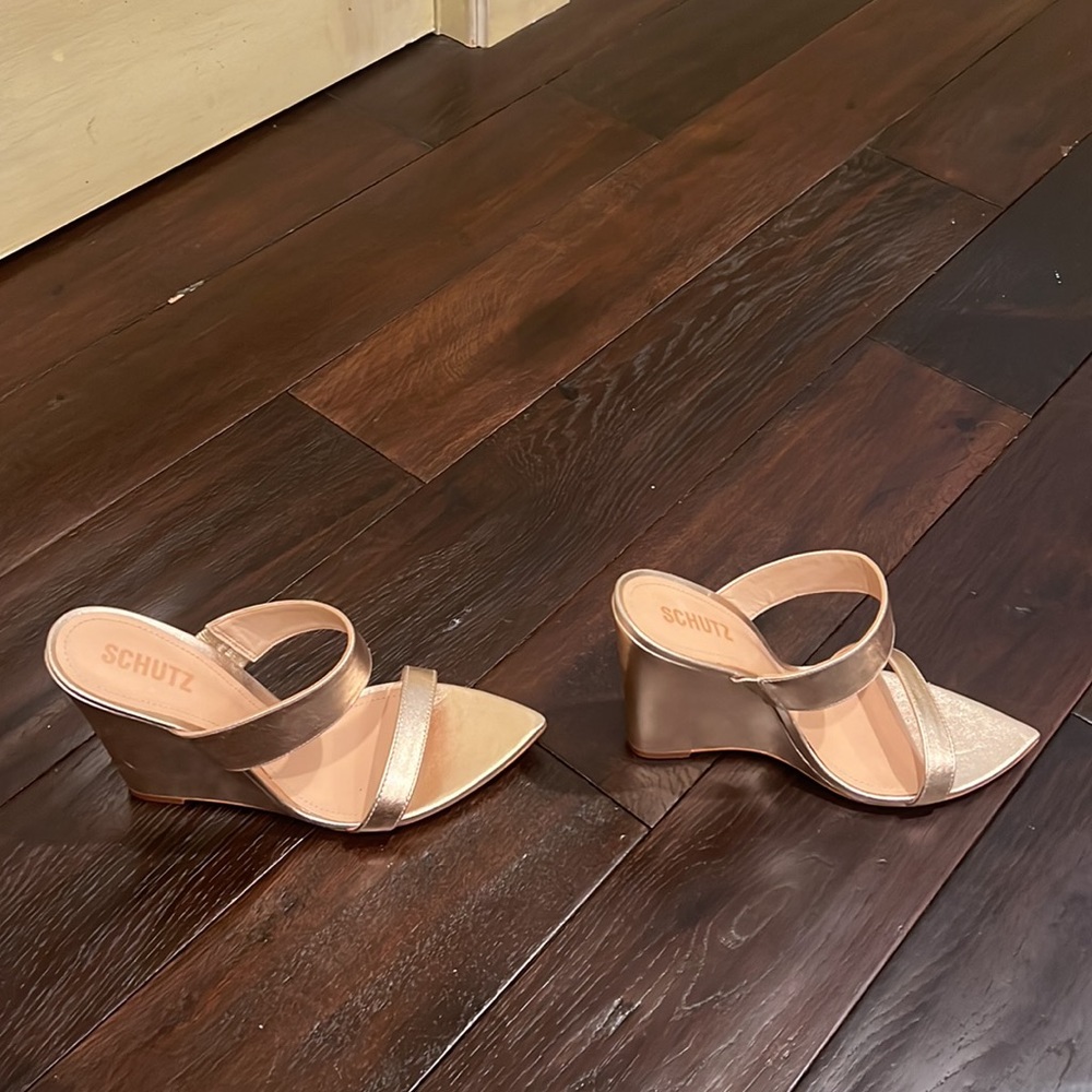 NWT Schutz Soraya Metallic Wedge - Picture 4 of 5